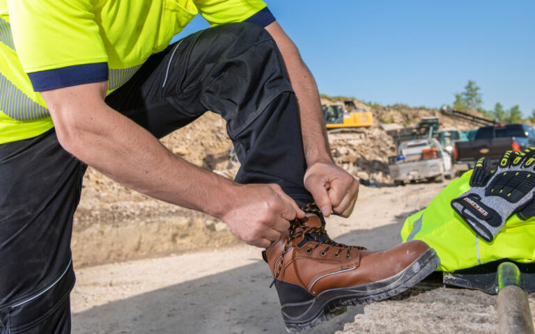What are the benefits of wearing safety shoes?