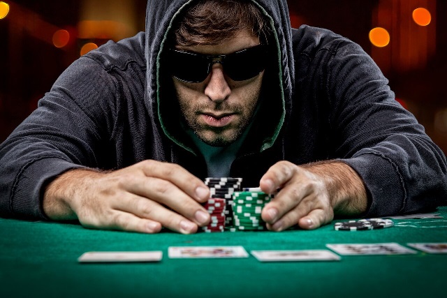Poker Tells: How to Read Your Opponents Like a Book